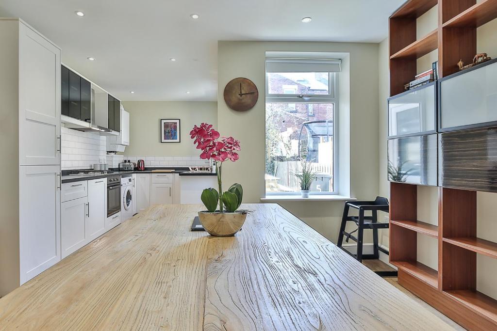 Refurbished Central Premium Property Шефилд Екстериор снимка
